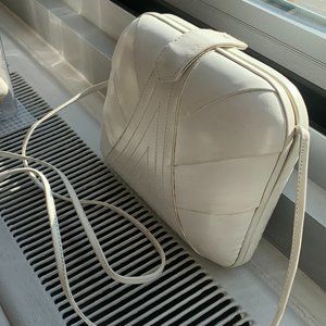White VIntage Shell Purse